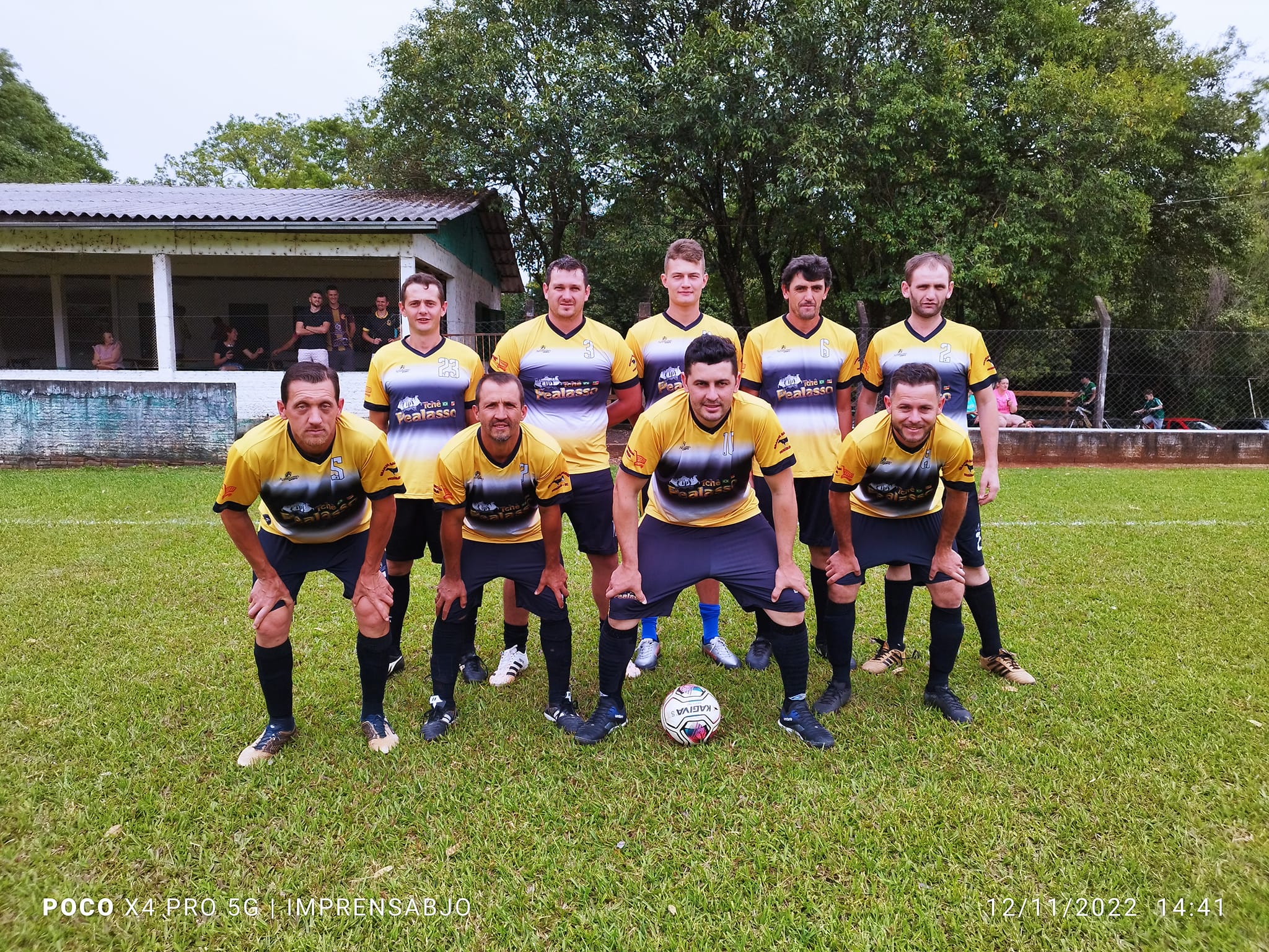 Três jogos movimentaram o Municipal de Futebol Suíço na noite de ontem